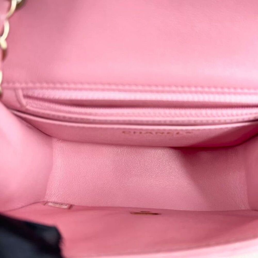 Chanel Women Pre-Loved Bag Very Good Condition - Picture 3 of 3